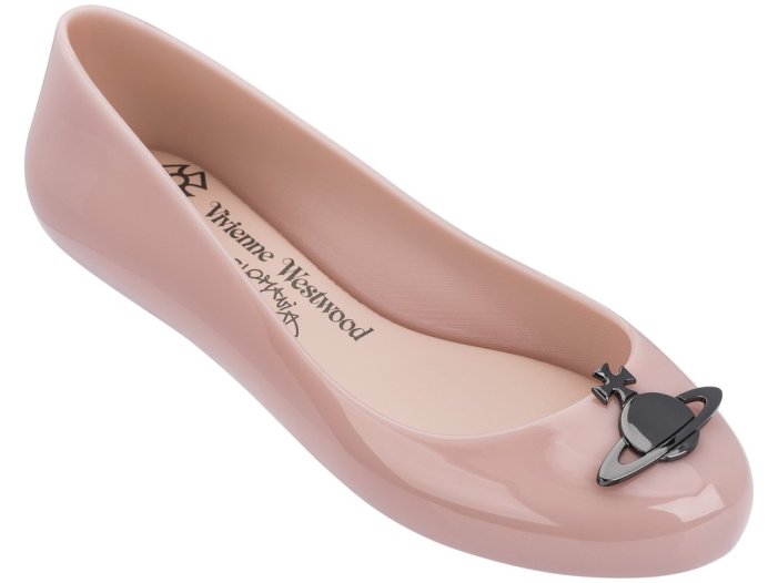 Ake topanky sa nosia plastove baleriny VIVIENNE WESTWOOD
