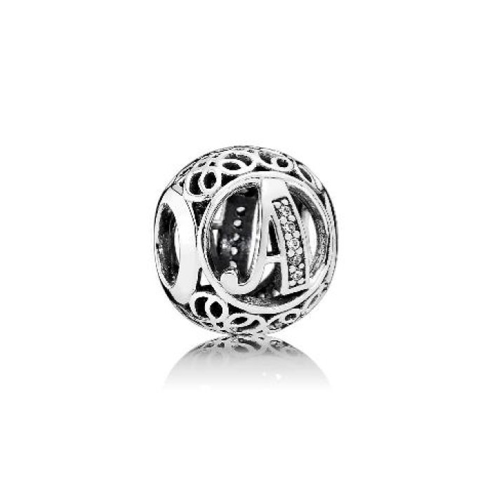 PANDORA koralka pismeno A 791845CZ